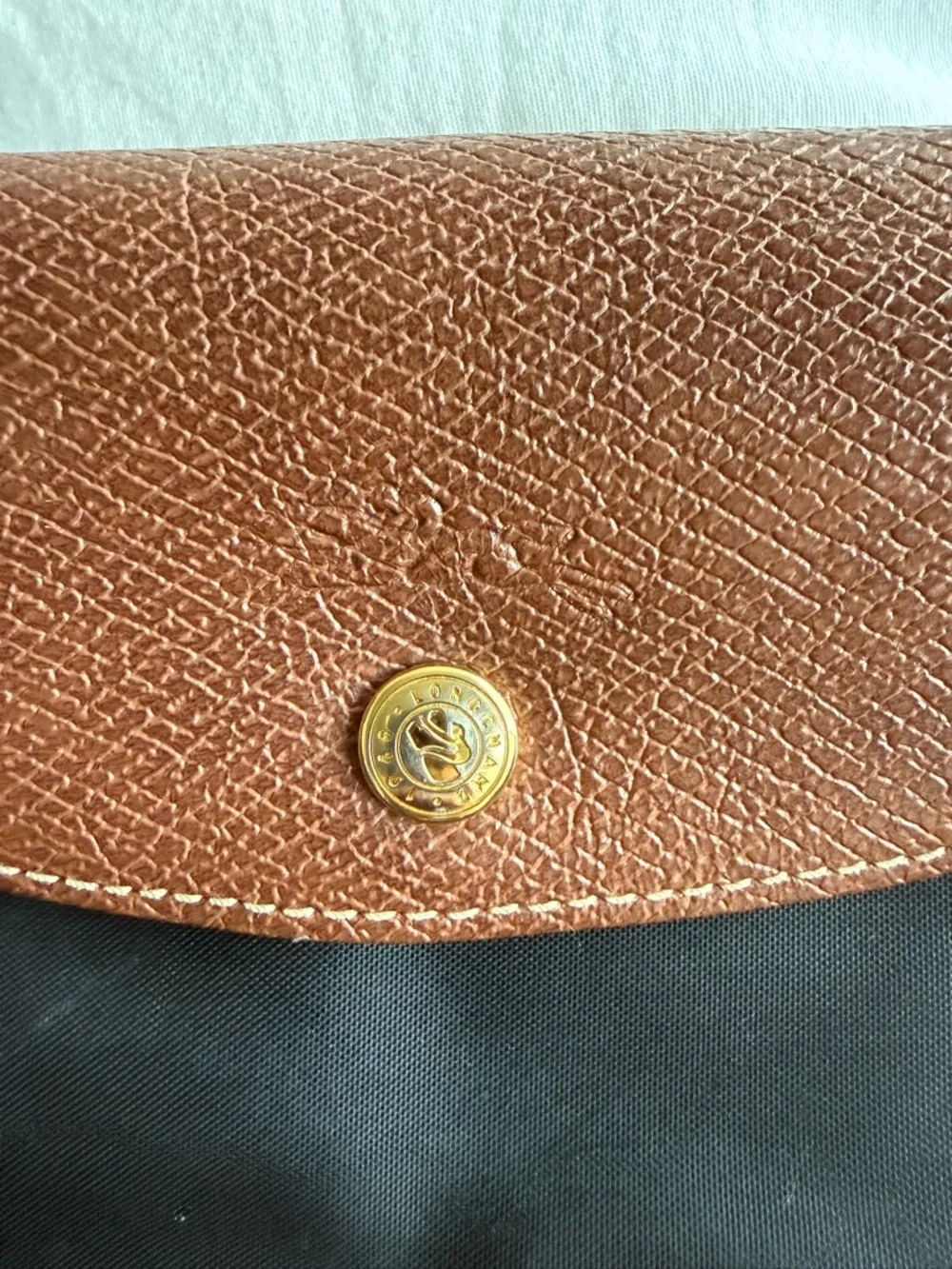 Classic Longchamp Le Pliage Black Tote in Medium - Picture 7 of 10